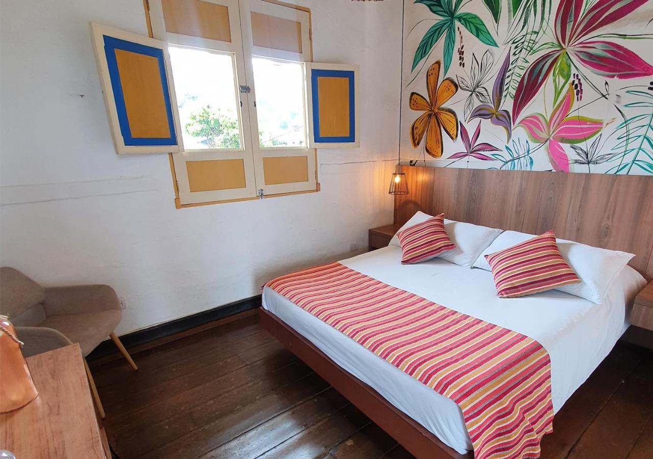 Hostal Ciudad De Segorbe Саленто Экстерьер фото