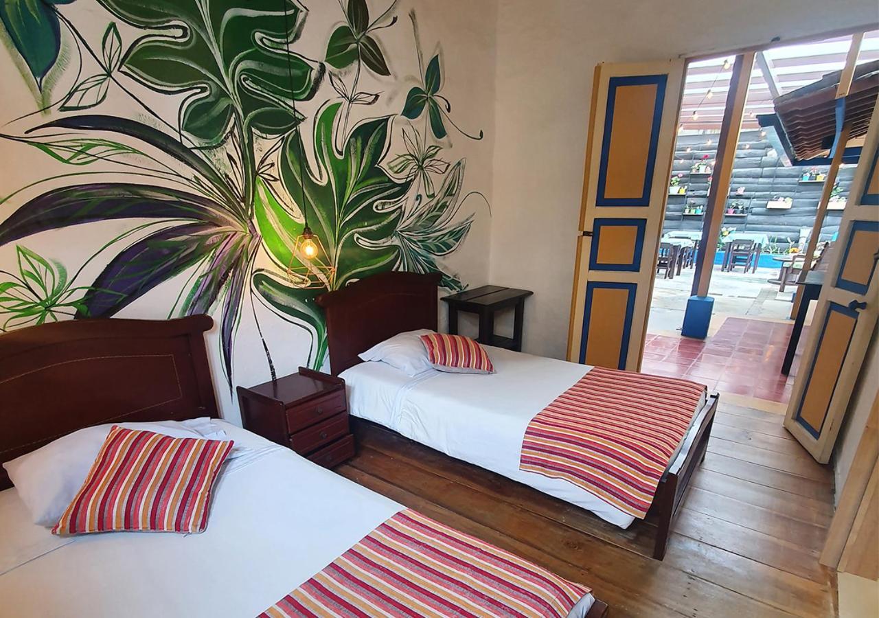 Hostal Ciudad De Segorbe Саленто Экстерьер фото