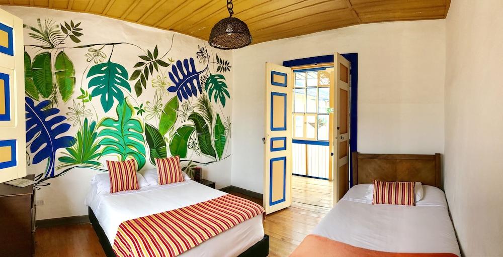Hostal Ciudad De Segorbe Саленто Экстерьер фото