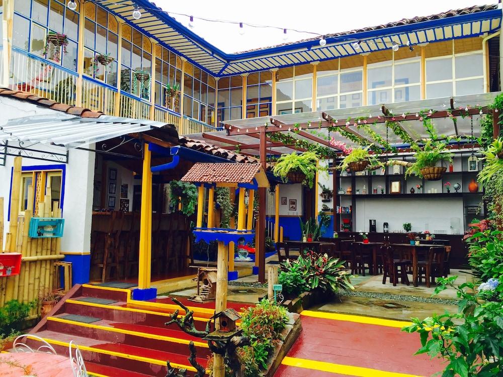 Hostal Ciudad De Segorbe Саленто Экстерьер фото