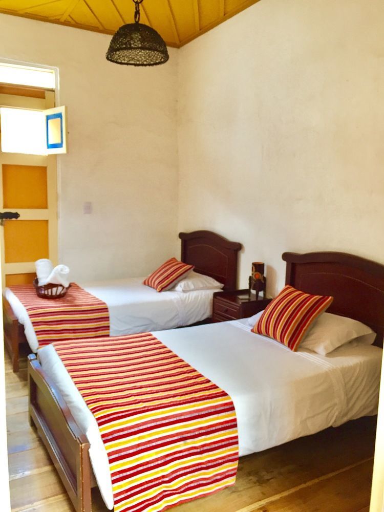 Hostal Ciudad De Segorbe Саленто Экстерьер фото