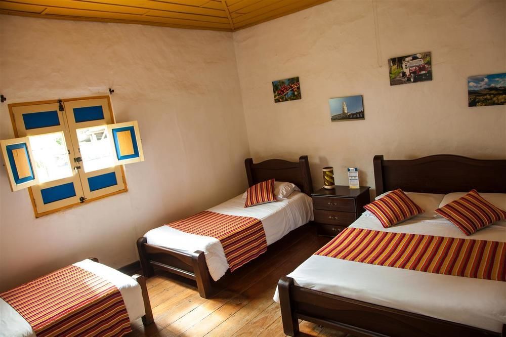 Hostal Ciudad De Segorbe Саленто Экстерьер фото
